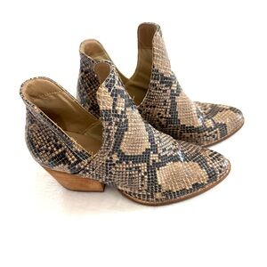Coconuts By Matisse Trader Ankle Western Brown Snakeskin Print Bootie Size 7.5M